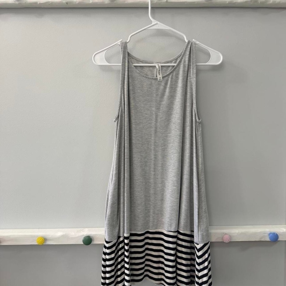 Zenana Premium Maternity Gray Tank Top Striped Hem Sleeveless Tunic Medium